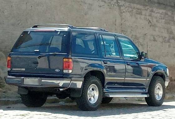 FORD EXPLORER 4.0 XLT 4X4 V6 GASOLINA 4P AUTOMÁTICO FORD EXPLORER 4.0 XLT 4X4 V6 GASOLINA 4P AUTOMÁTICO
